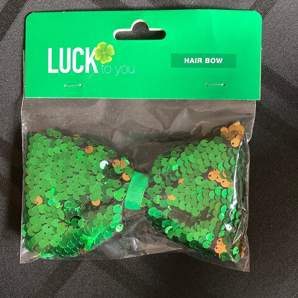 ⚜️Luck of The Irish Green Sequined Hair Bow! NWT!